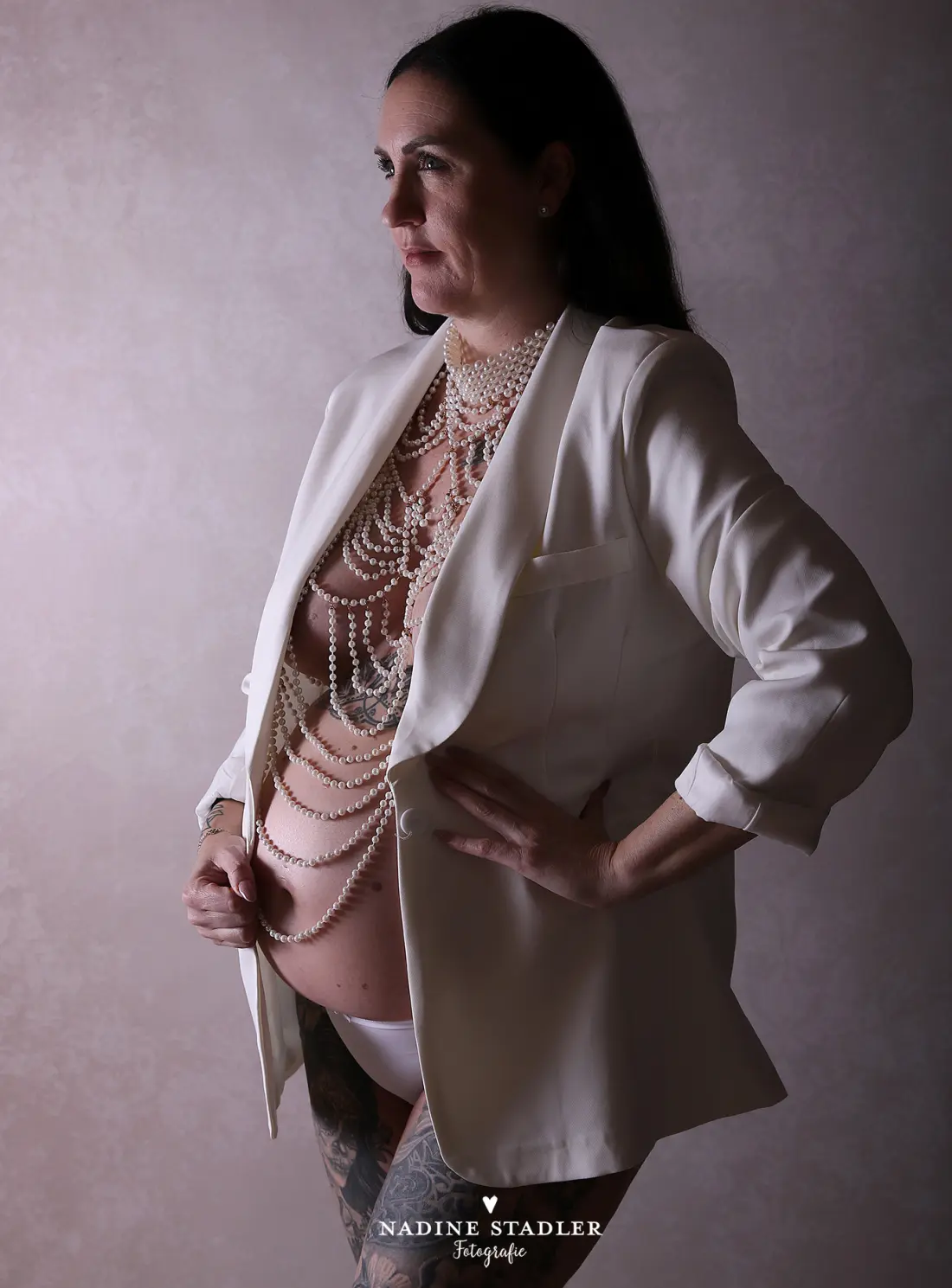 Fotografin Wuppertal, Fotograf Wuppertal, Fotostudio Wuppertal, Wuppertal, Babybauchfotoshooting Wuppertal, Babybauchfoto Wuppertal, Schwangerschaftsfoto Wuppertal, Schwangerschaft Wuppertal, Babybauch Wuppertal