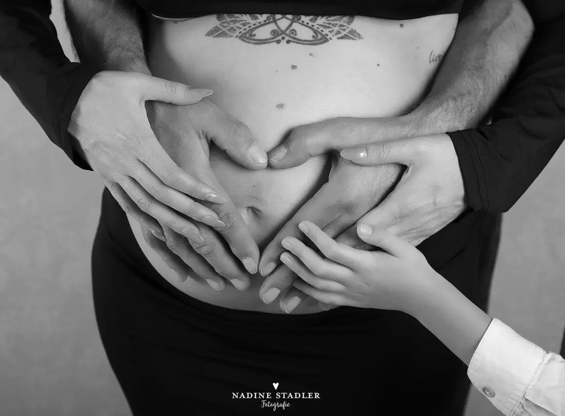 Fotografin Wuppertal, Fotograf Wuppertal, Fotostudio Wuppertal, Wuppertal, Babybauchfotoshooting Wuppertal, Babybauchfoto Wuppertal, Schwangerschaftsfoto Wuppertal, Schwangerschaft Wuppertal, Babybauch Wuppertal