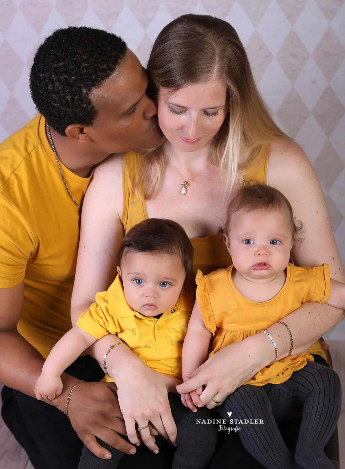 Familienfoto, Wuppertal, Fotostudio Wuppertal, Fotoshoting Wuppertal, Fotograf Wuppertal, Familienfoto Wuppertal 