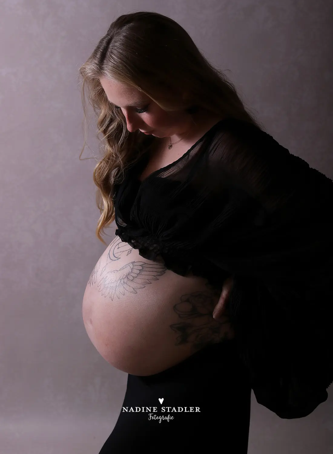 Fotografin Wuppertal, Fotograf Wuppertal, Fotostudio Wuppertal, Wuppertal, Babybauchfotoshooting Wuppertal, Babybauchfoto Wuppertal, Schwangerschaftsfoto Wuppertal, Schwangerschaft Wuppertal, Babybauch Wuppertal