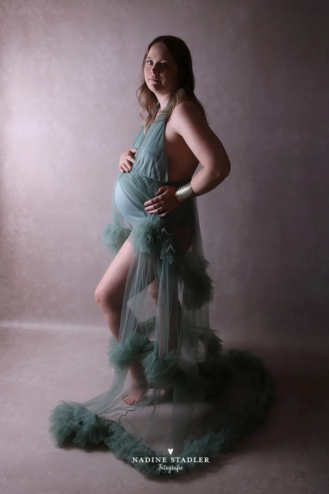 Fotografin Wuppertal, Fotograf Wuppertal, Fotostudio Wuppertal, Wuppertal, Babybauchfotoshooting Wuppertal, Babybauchfoto Wuppertal, Schwangerschaftsfoto Wuppertal, Schwangerschaft Wuppertal, Babybauch Wuppertal