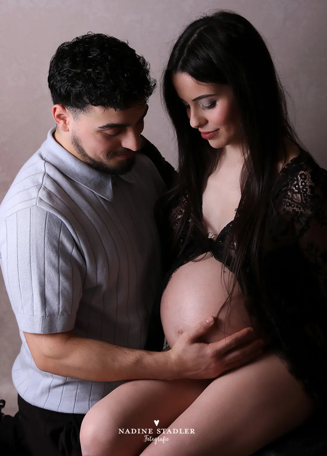 Fotografin Wuppertal, Fotograf Wuppertal, Fotostudio Wuppertal, Wuppertal, Babybauchfotoshooting Wuppertal, Babybauchfoto Wuppertal, Schwangerschaftsfoto Wuppertal, Schwangerschaft Wuppertal, Babybauch Wuppertal