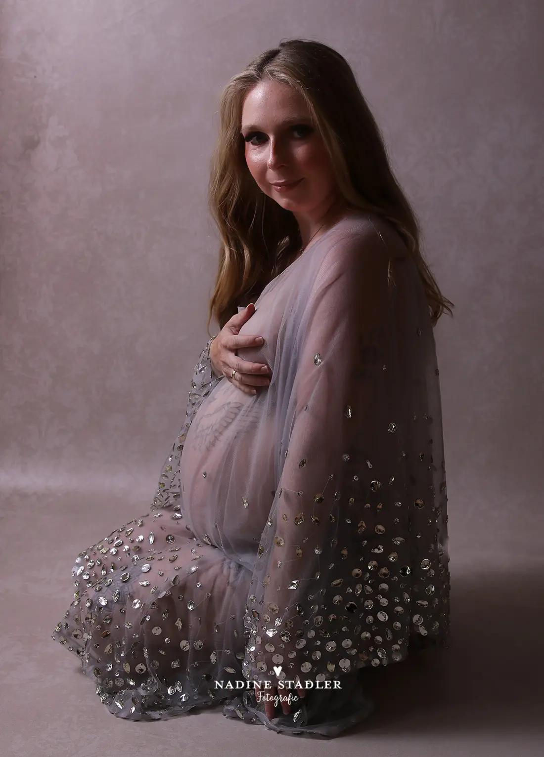 Fotografin Wuppertal, Fotograf Wuppertal, Fotostudio Wuppertal, Wuppertal, Babybauchfotoshooting Wuppertal, Babybauchfoto Wuppertal, Schwangerschaftsfoto Wuppertal, Schwangerschaft Wuppertal, Babybauch Wuppertal