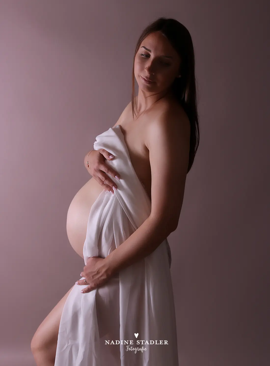 Fotografin Wuppertal, Fotograf Wuppertal, Fotostudio Wuppertal, Wuppertal, Babybauchfotoshooting Wuppertal, Babybauchfoto Wuppertal, Schwangerschaftsfoto Wuppertal, Schwangerschaft Wuppertal, Babybauch Wuppertal