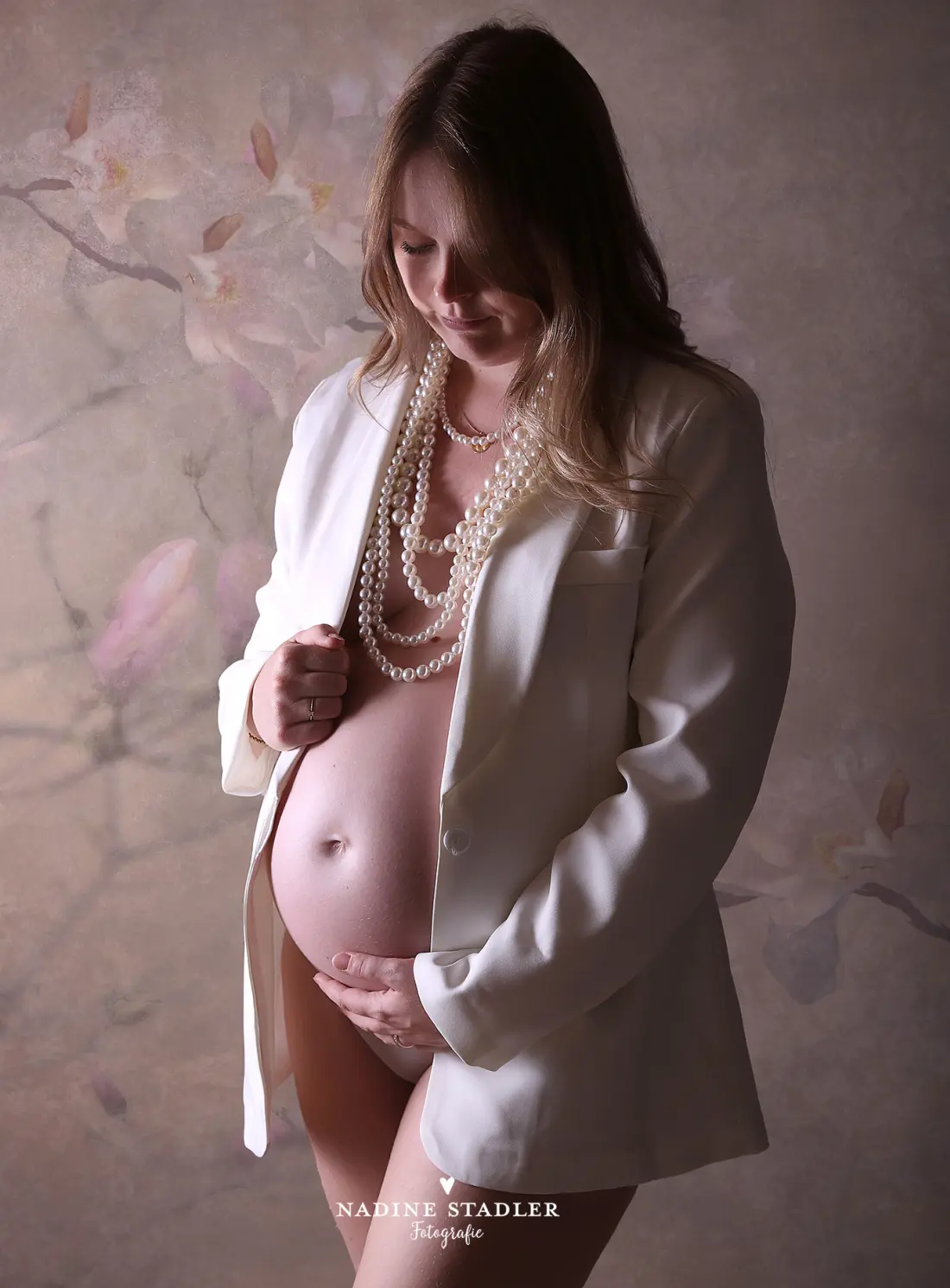 Fotografin Wuppertal, Fotograf Wuppertal, Fotostudio Wuppertal, Wuppertal, Babybauchfotoshooting Wuppertal, Babybauchfoto Wuppertal, Schwangerschaftsfoto Wuppertal, Schwangerschaft Wuppertal, Babybauch Wuppertal