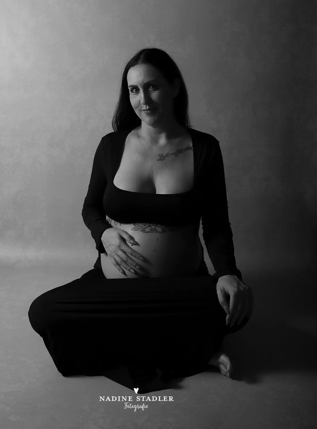 Fotografin Wuppertal, Fotograf Wuppertal, Fotostudio Wuppertal, Wuppertal, Babybauchfotoshooting Wuppertal, Babybauchfoto Wuppertal, Schwangerschaftsfoto Wuppertal, Schwangerschaft Wuppertal, Babybauch Wuppertal