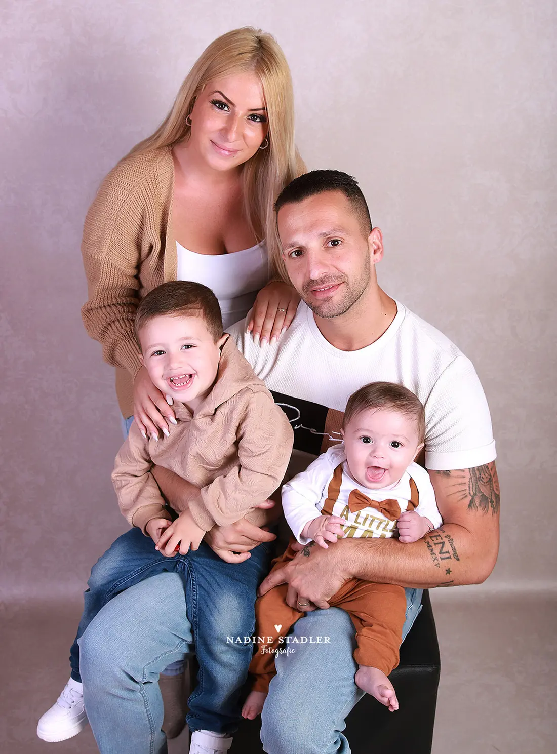 Familienfoto, Wuppertal, Fotostudio Wuppertal, Fotoshoting Wuppertal, Fotograf Wuppertal, Familienfoto Wuppertal 